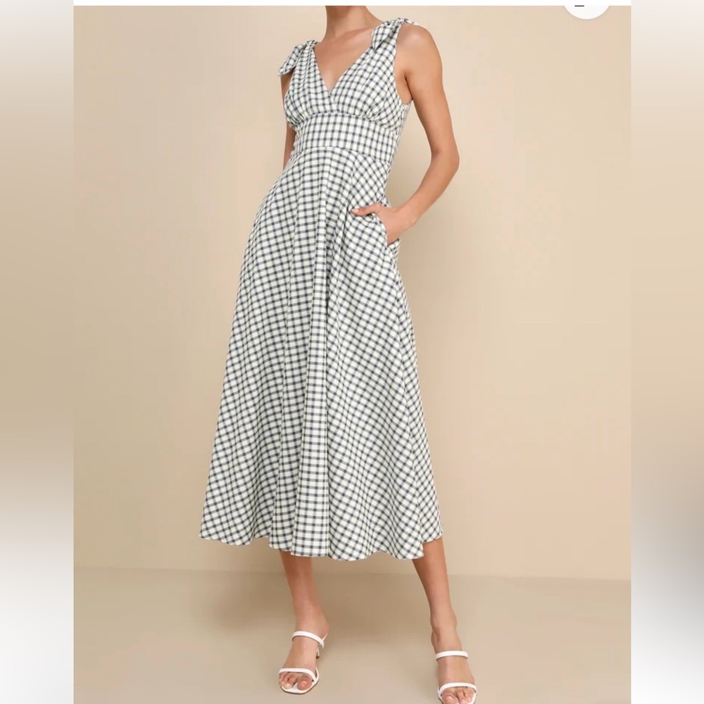 Lulu's Gingham A-Line Skirt in Black and White